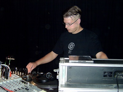 Bassbeben IV